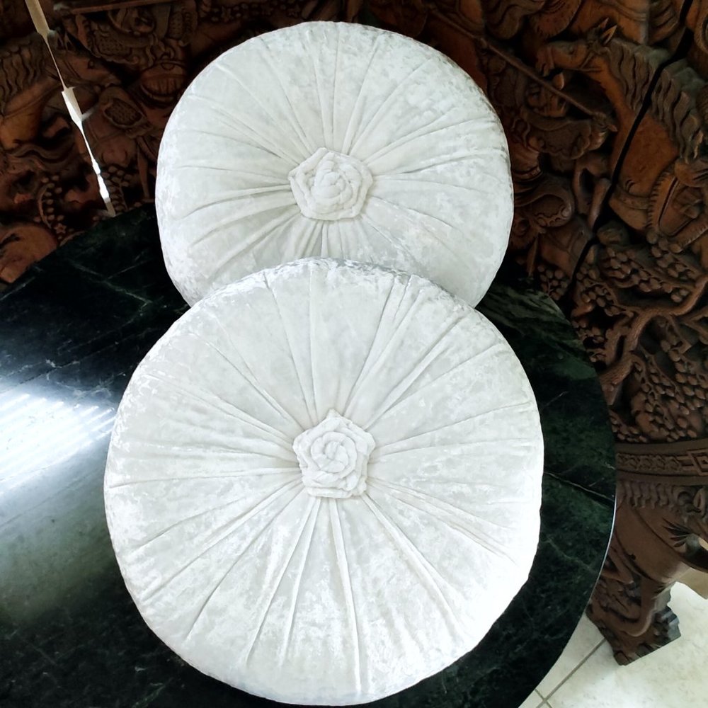 Custom Made Pair of White Velvet Velour Round 15" Boudoir Bedding Accent Pillows - Picture 3 of 5